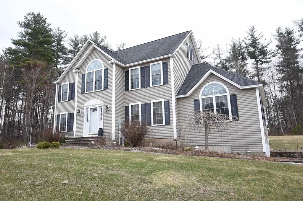 21 Lantern Lane Sandown NH 03873