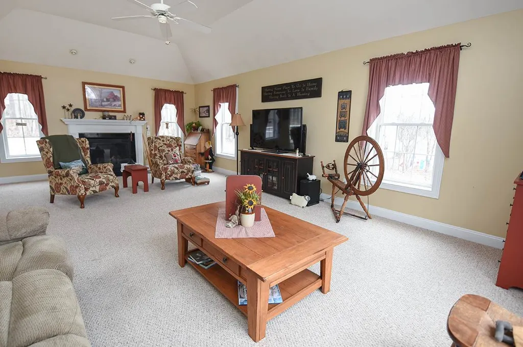 21 Lantern Lane Sandown NH 03873