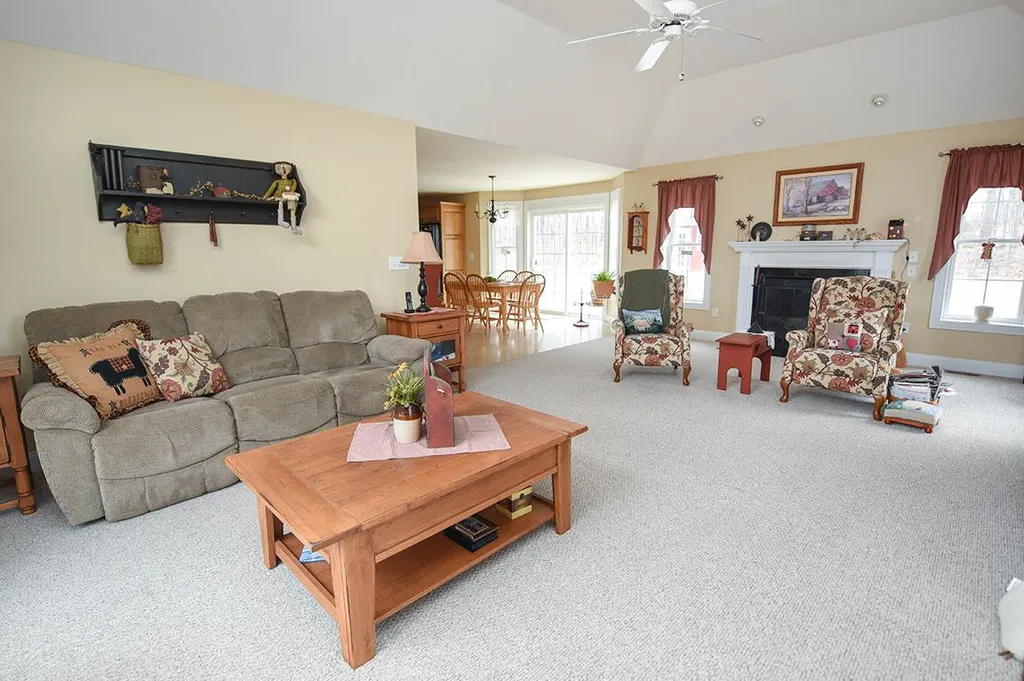 21 Lantern Lane Sandown NH 03873