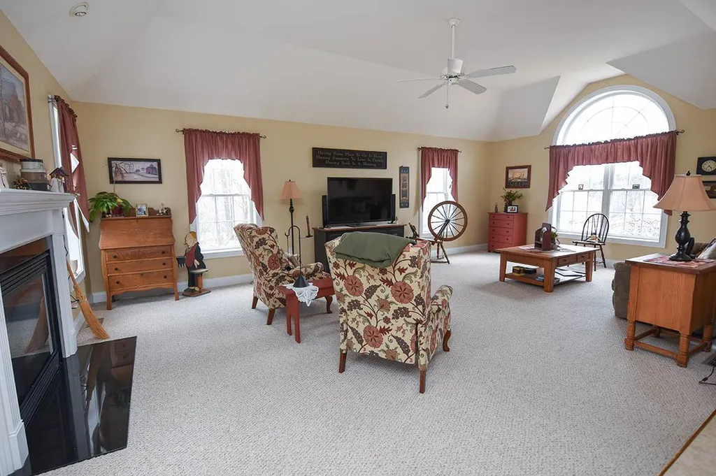 21 Lantern Lane Sandown NH 03873