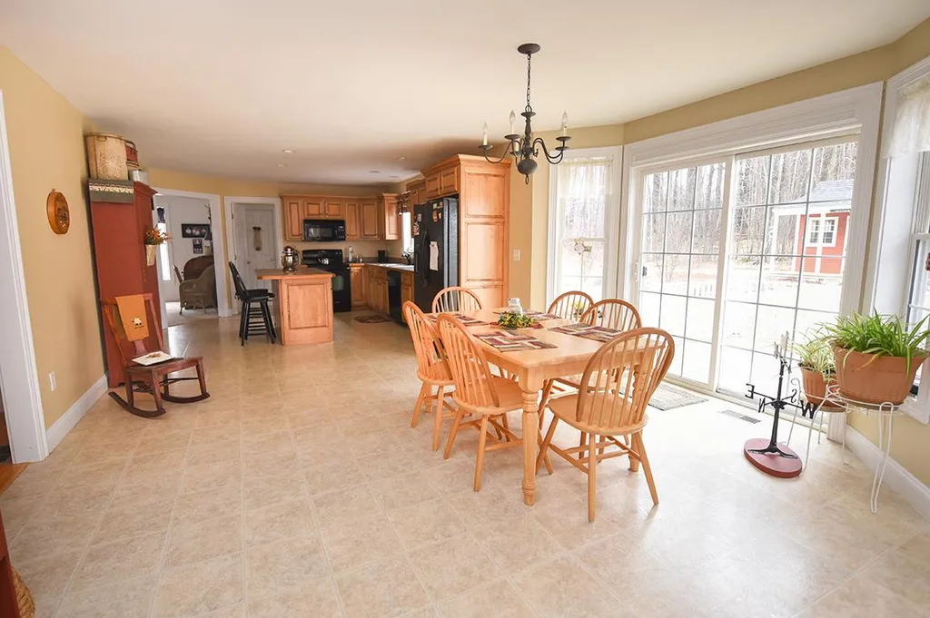 21 Lantern Lane Sandown NH 03873