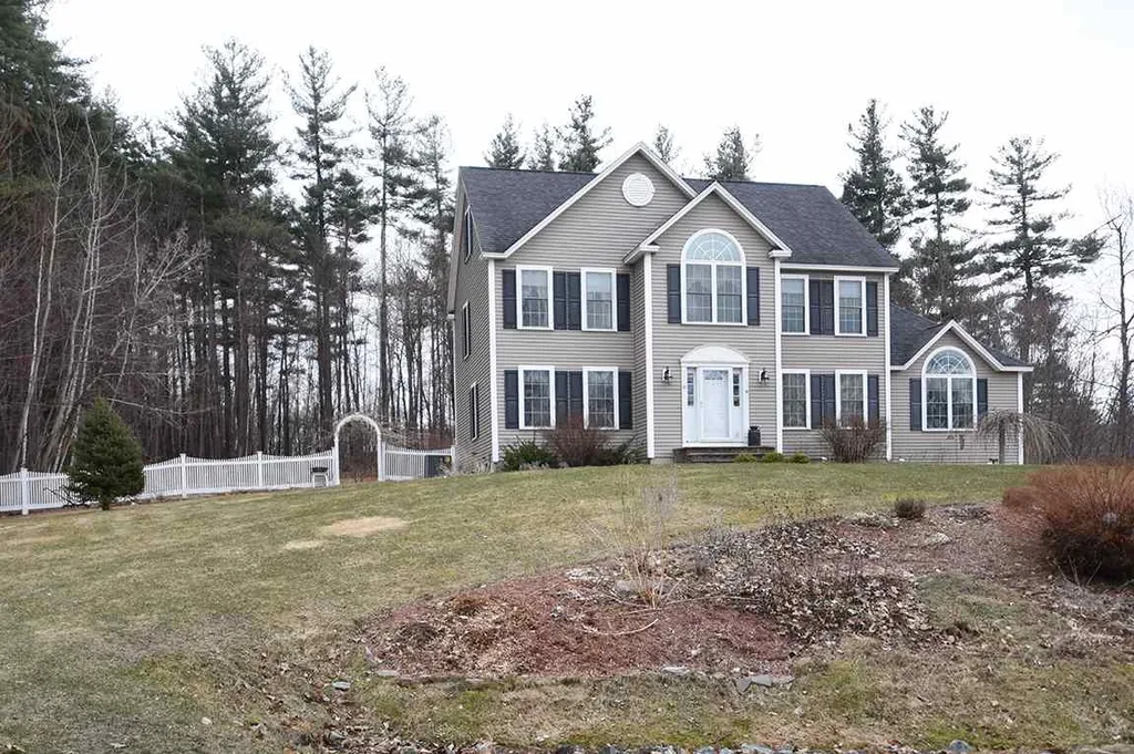 21 Lantern Lane Sandown NH 03873
