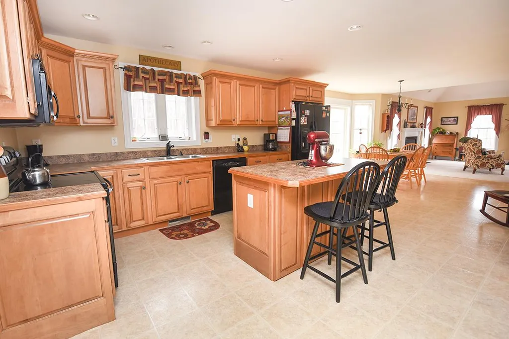 21 Lantern Lane Sandown NH 03873