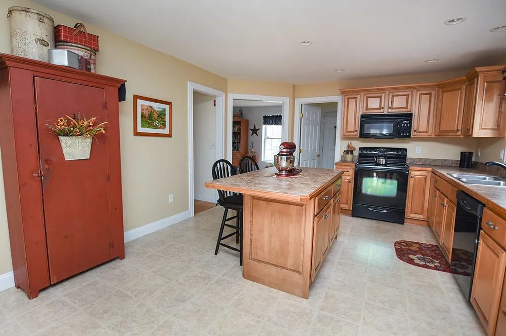 21 Lantern Lane Sandown NH 03873