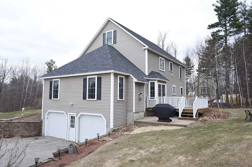 21 Lantern Lane Sandown NH 03873