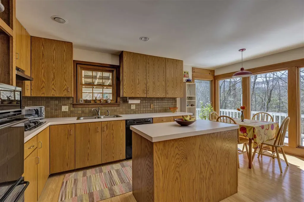 59 Pico Road Lyme NH 03768