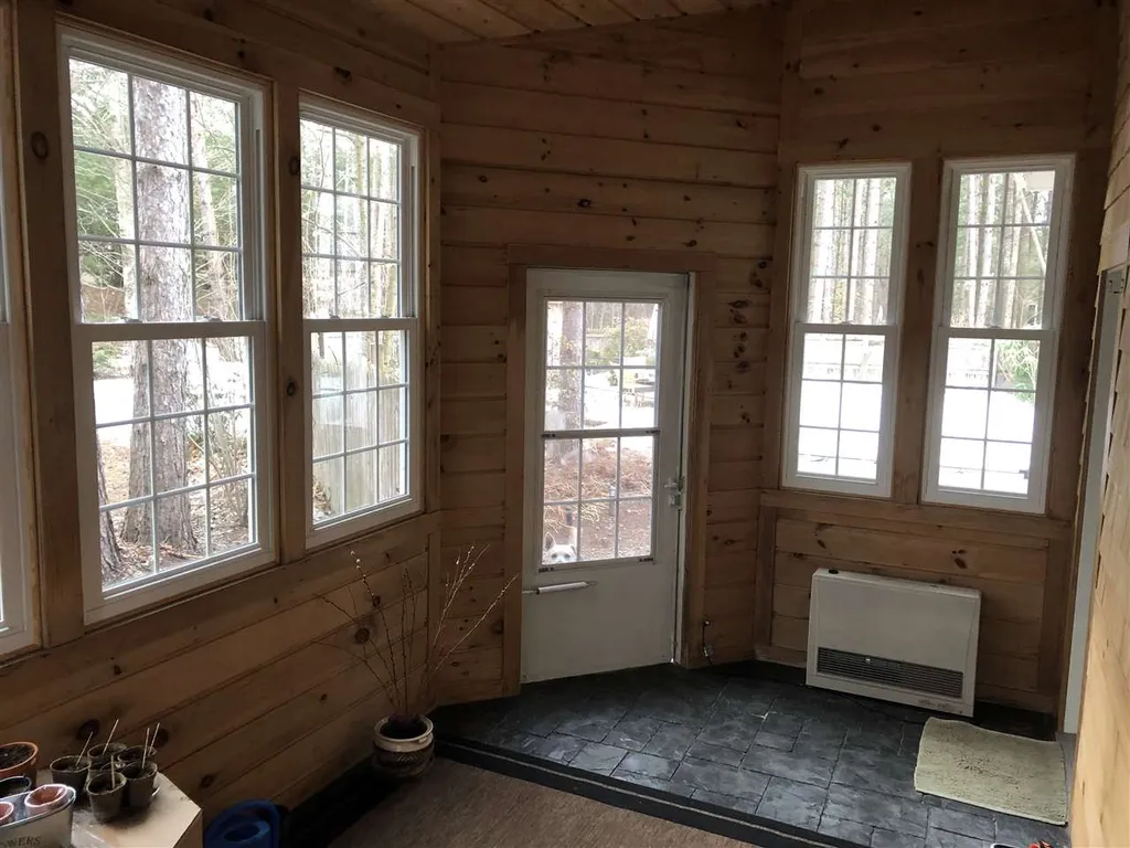 20 Cherry Lane Newport City VT 05855