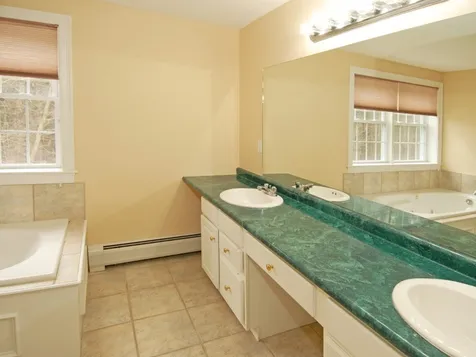 27 Wallace Drive Dover NH 03820