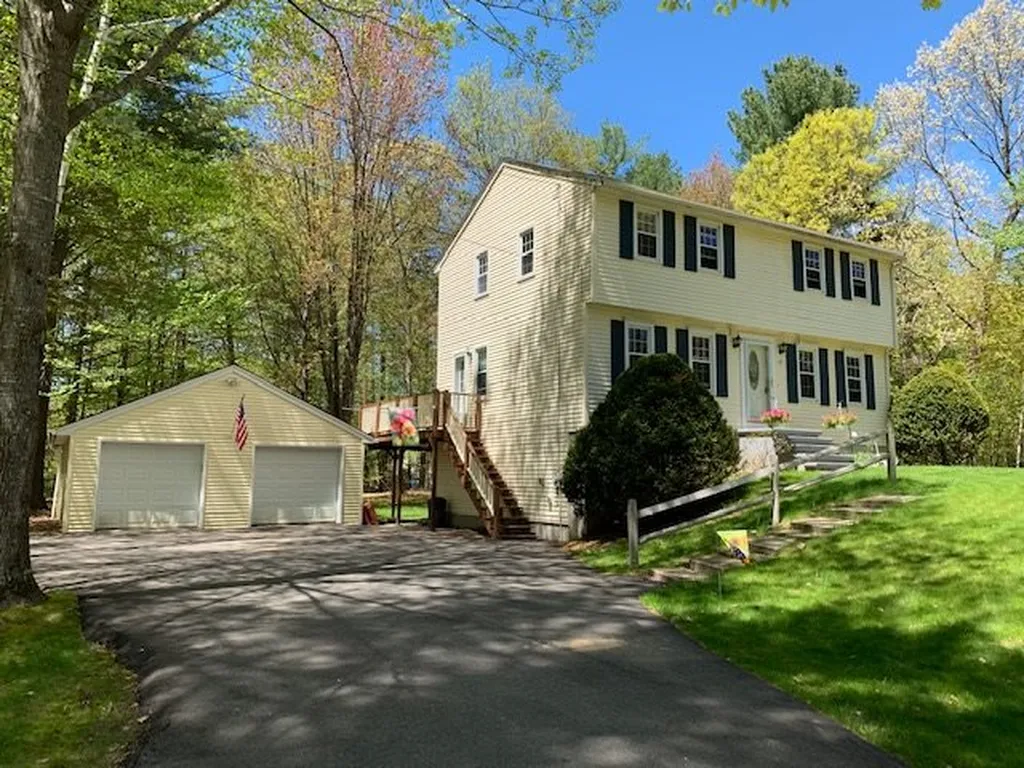 18 Kristin Drive Derry NH 03038