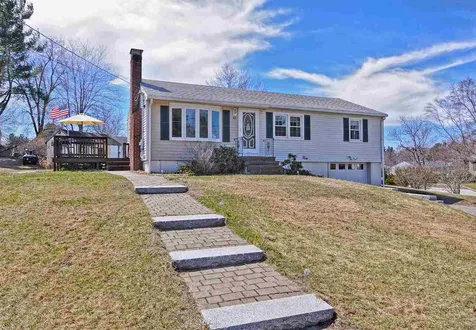 33 Henderson Circle Salem NH 03079