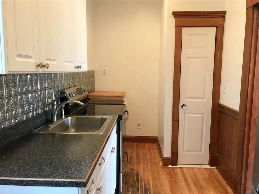 147 Pleasant Street Laconia NH 03246