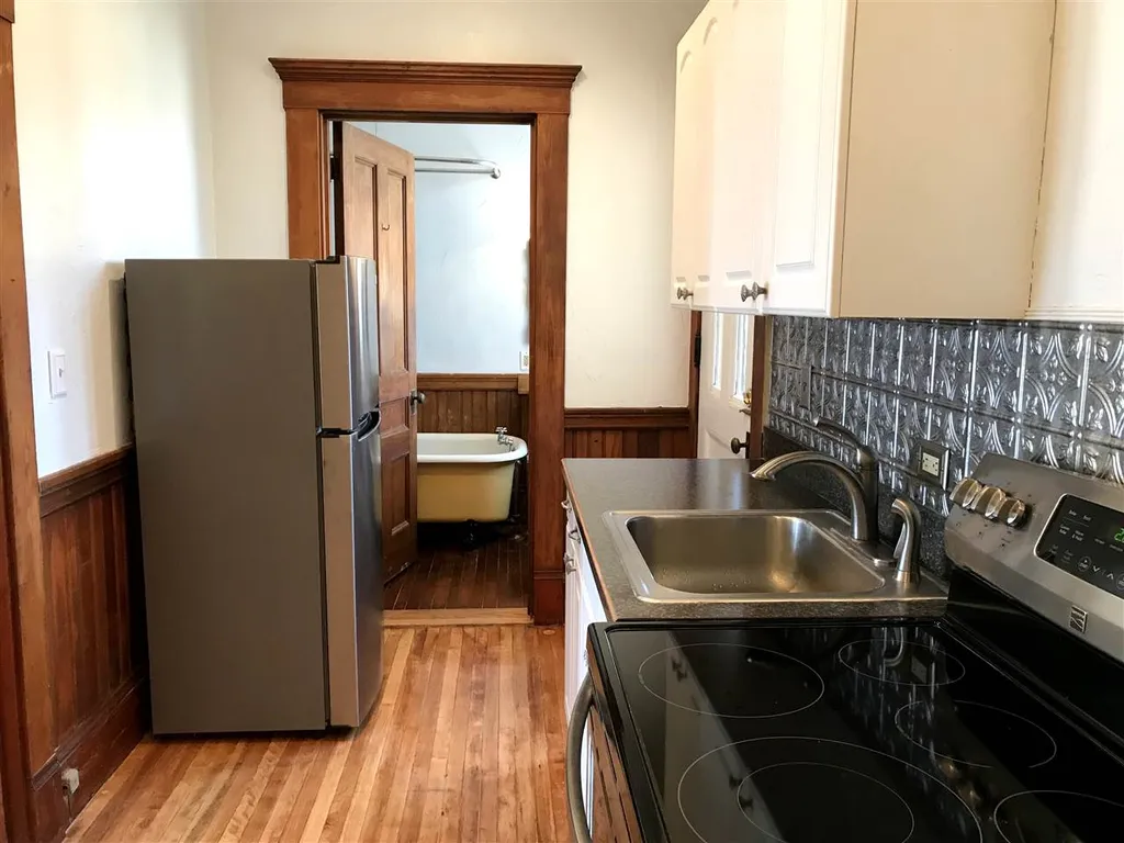 147 Pleasant Street Laconia NH 03246
