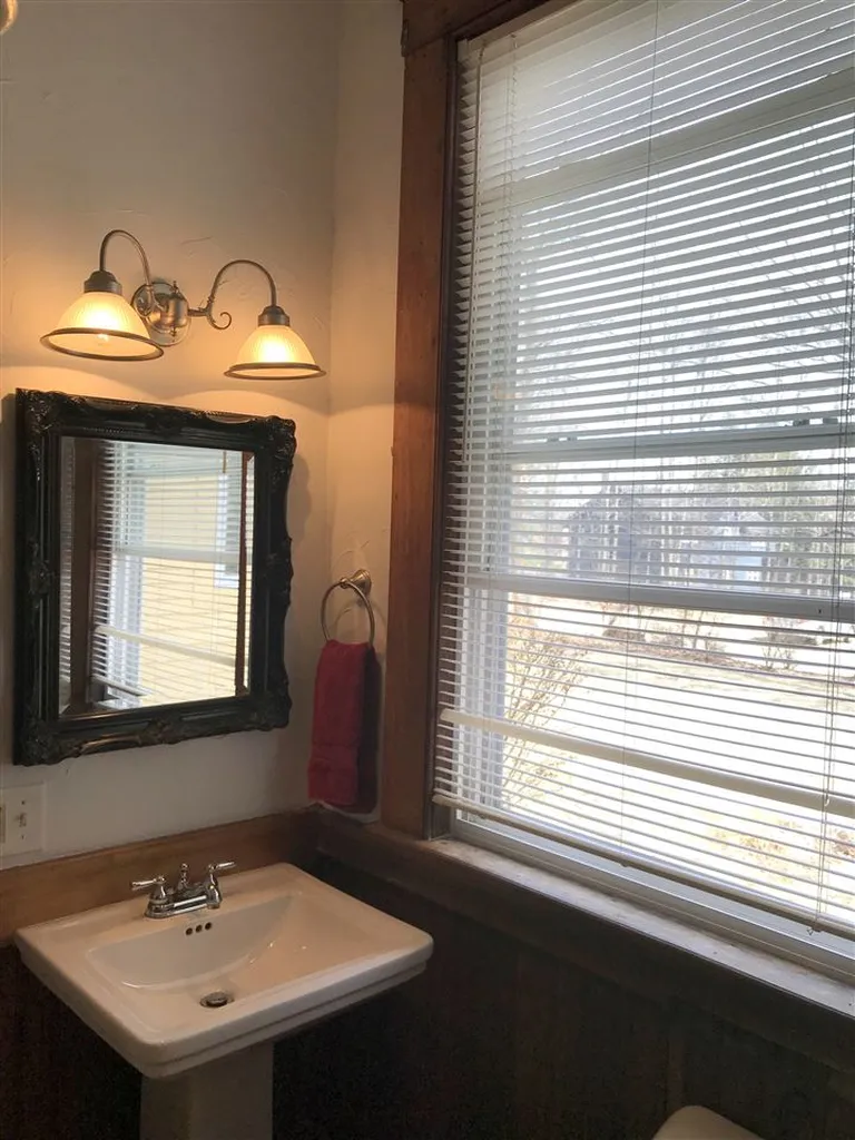 147 Pleasant Street Laconia NH 03246