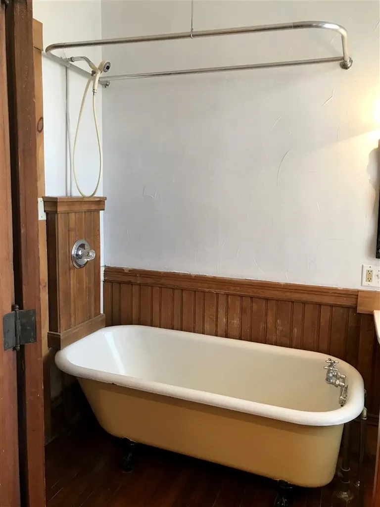 147 Pleasant Street Laconia NH 03246