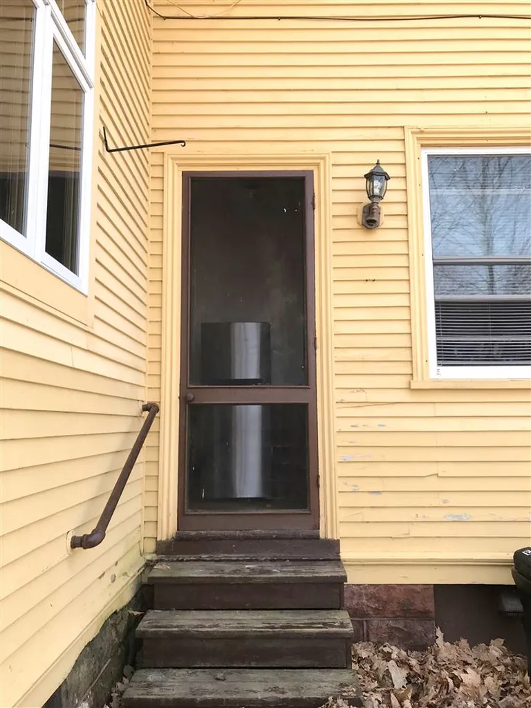 147 Pleasant Street Laconia NH 03246