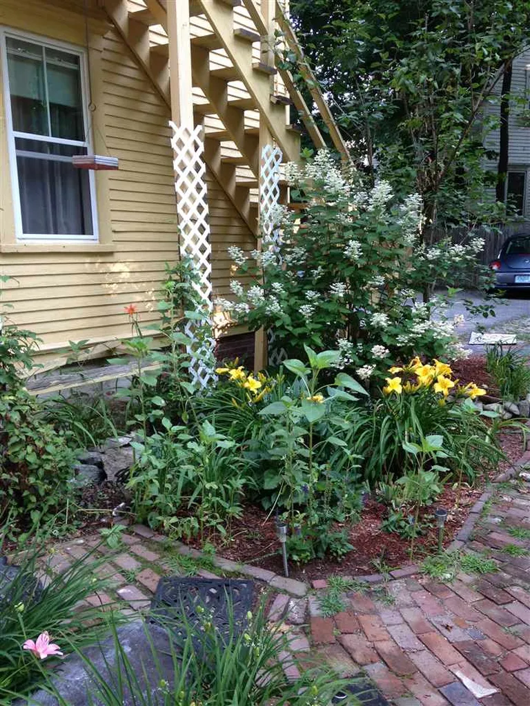 147 Pleasant Street Laconia NH 03246