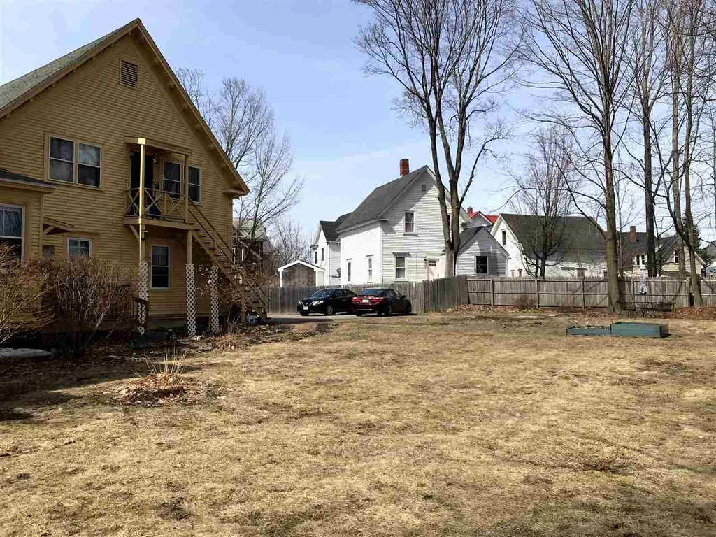 147 Pleasant Street Laconia NH 03246