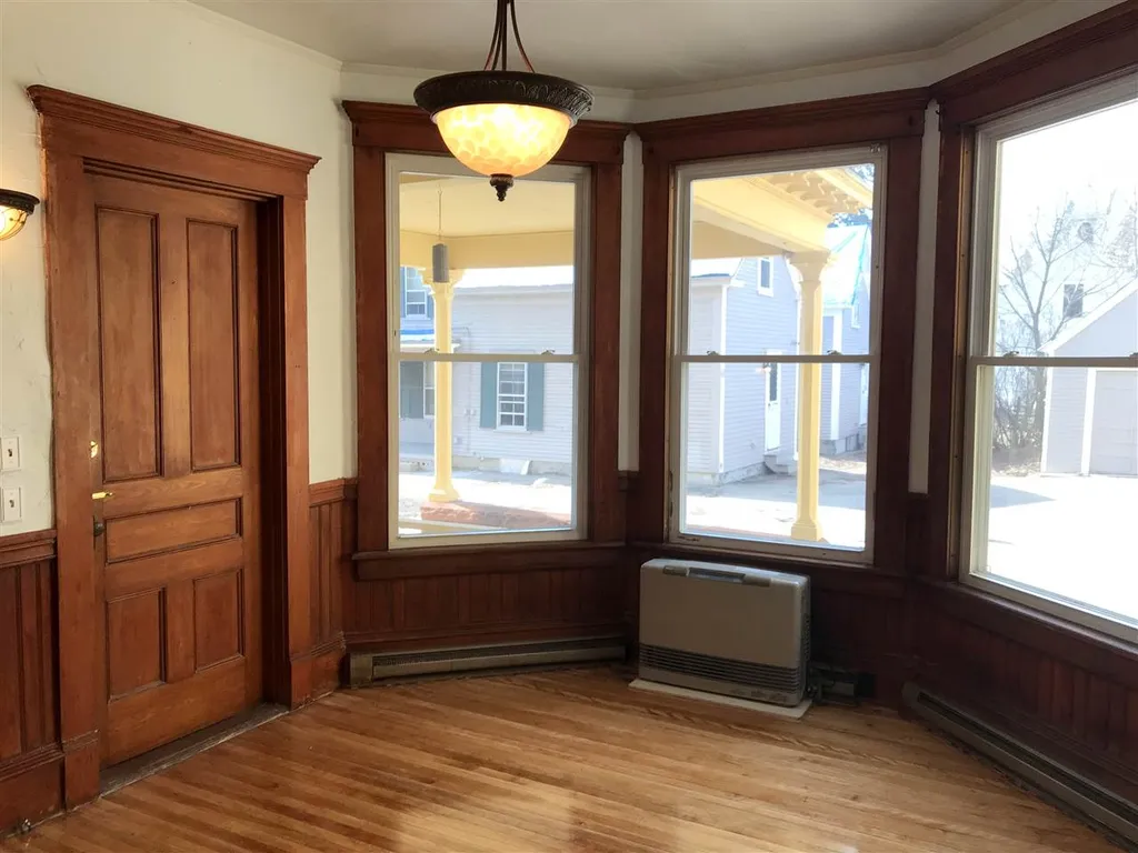147 Pleasant Street Laconia NH 03246