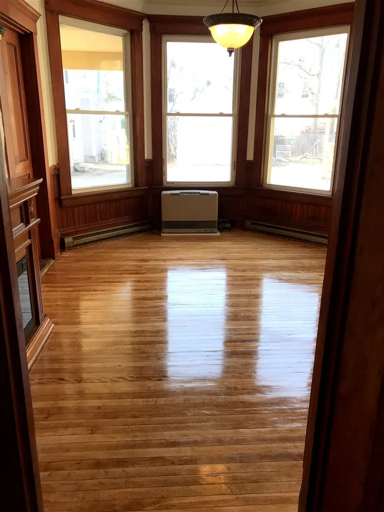 147 Pleasant Street Laconia NH 03246