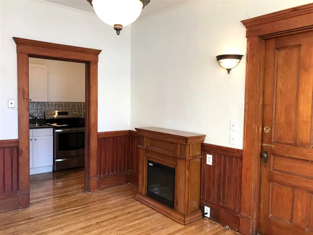147 Pleasant Street Laconia NH 03246