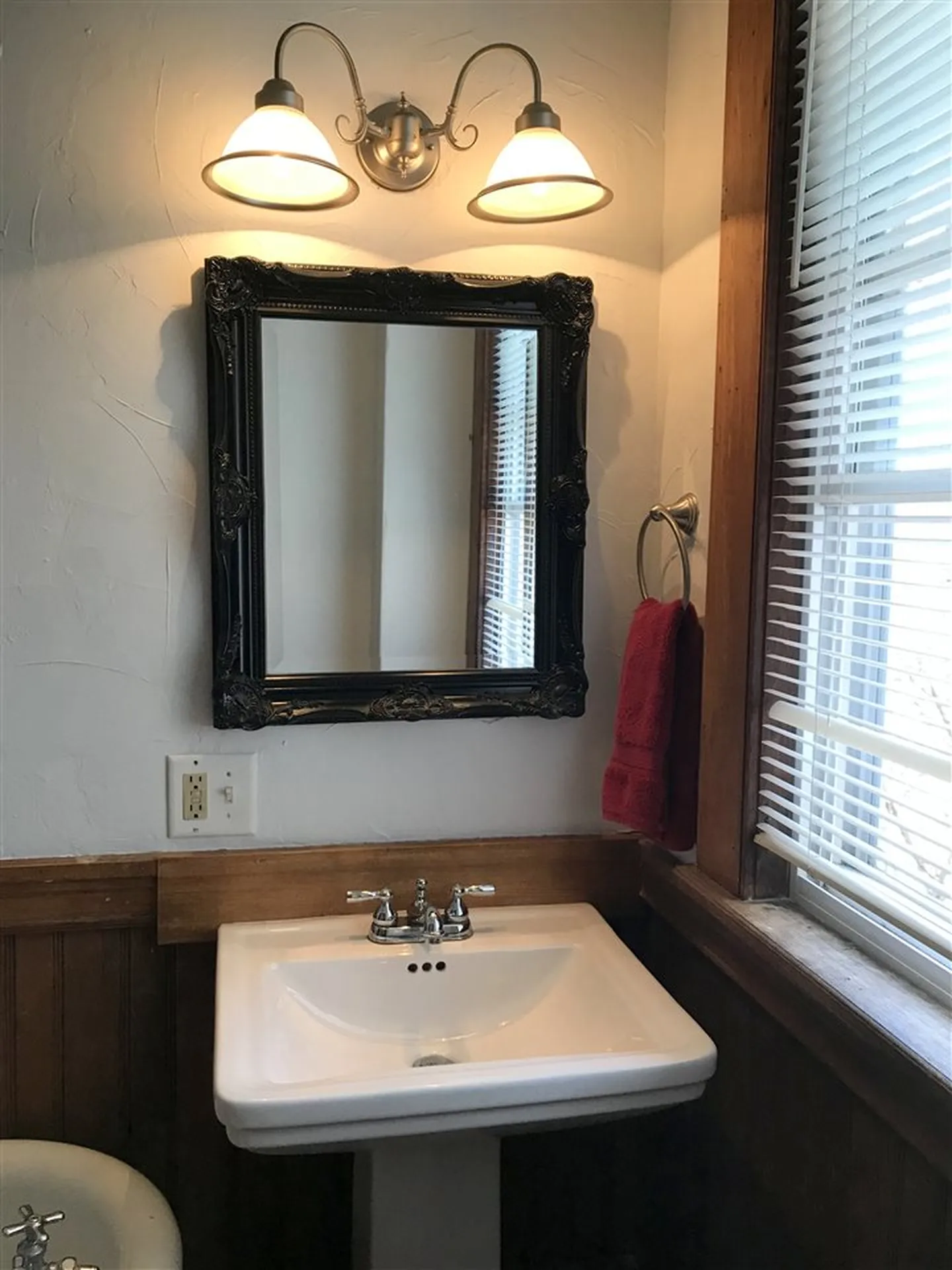 147 Pleasant Street Laconia NH 03246