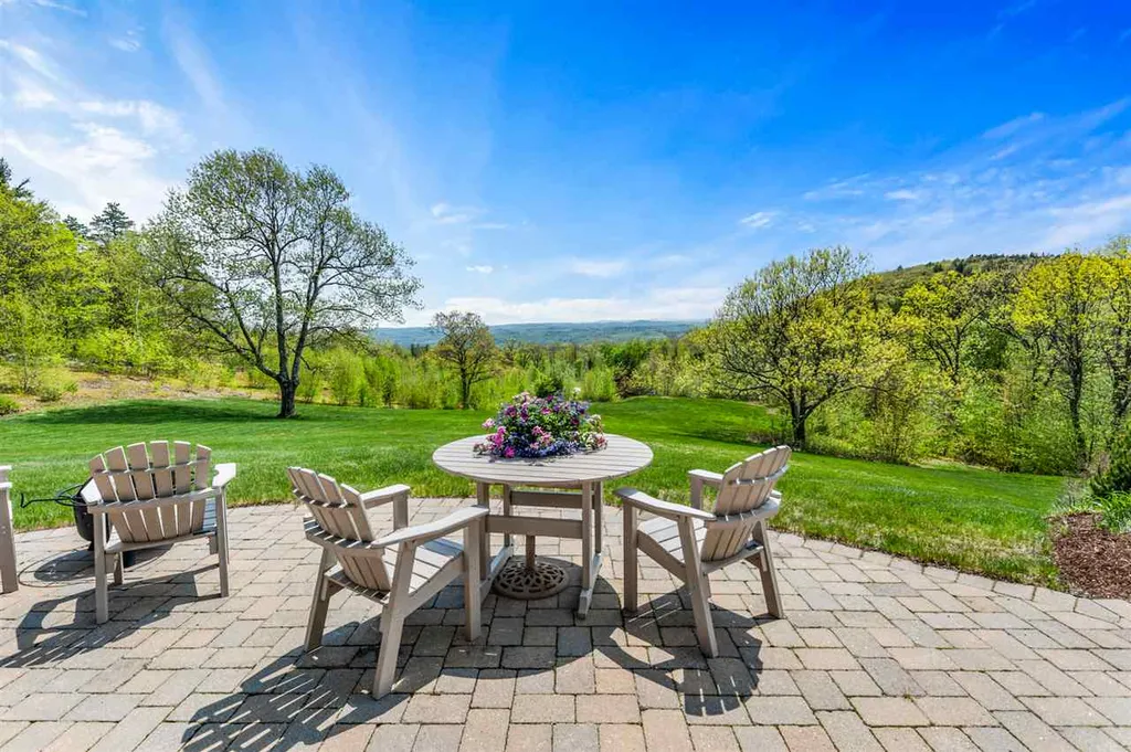 48 Summit Drive Lyndeborough NH 03082