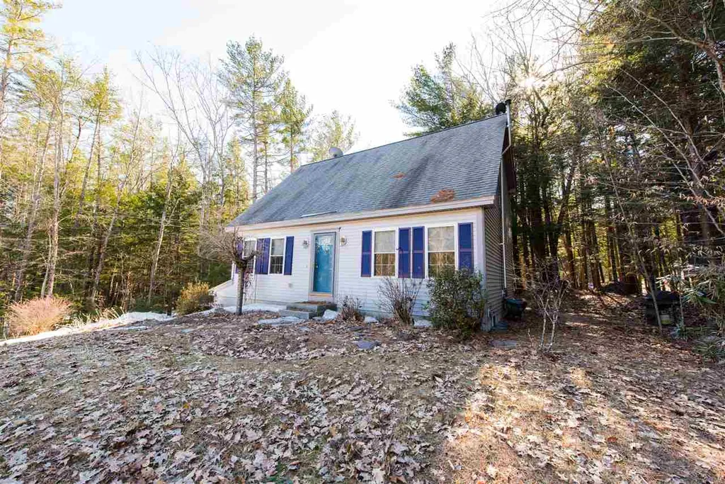 587 Deer Meadow Road Webster NH 03303