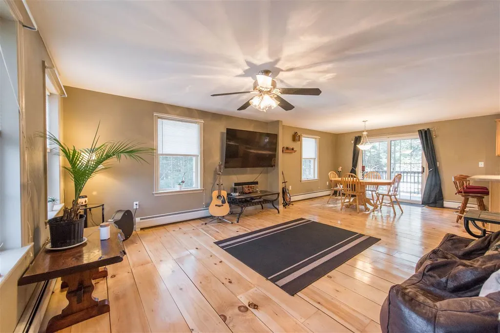 587 Deer Meadow Road Webster NH 03303
