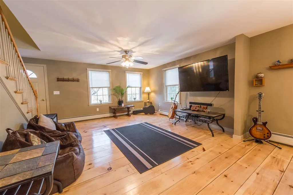 587 Deer Meadow Road Webster NH 03303