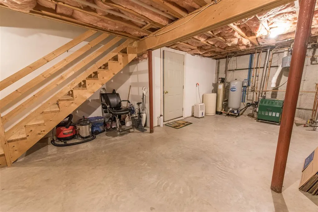 587 Deer Meadow Road Webster NH 03303