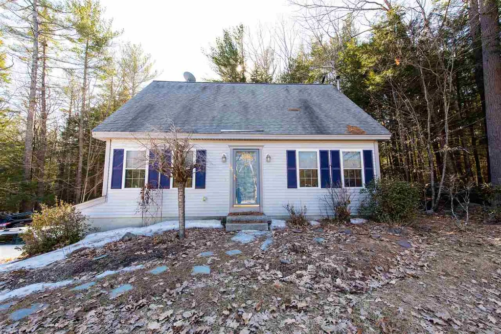 587 Deer Meadow Road Webster NH 03303