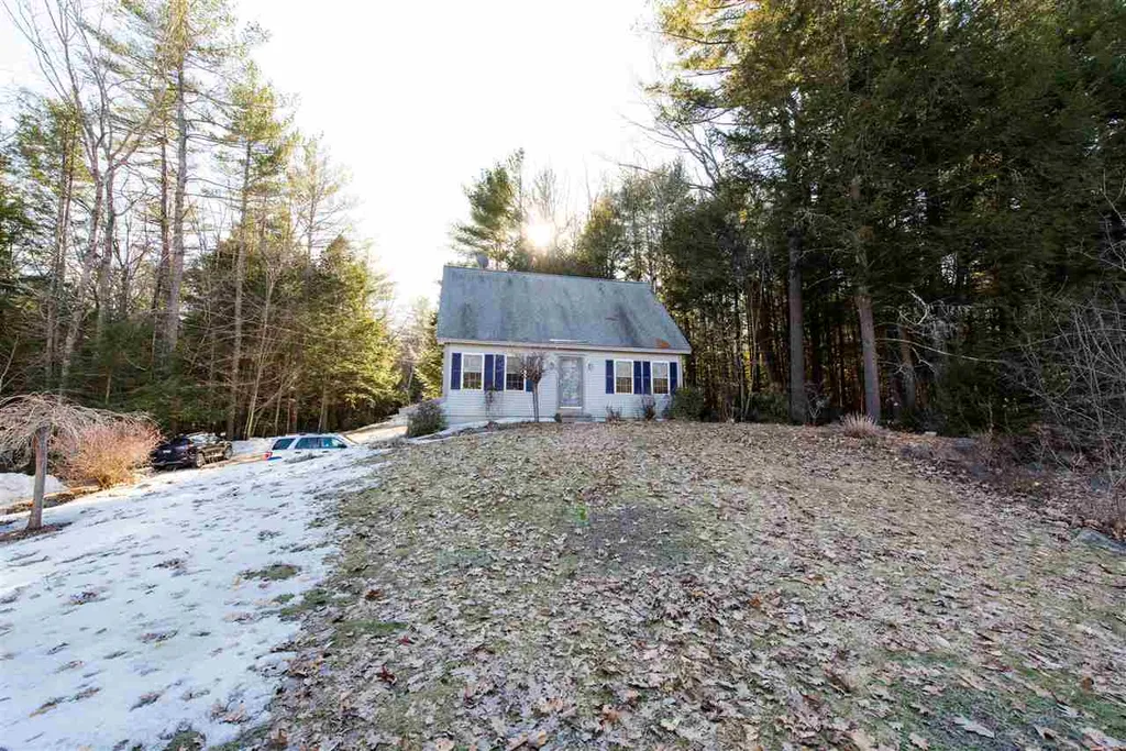 587 Deer Meadow Road Webster NH 03303