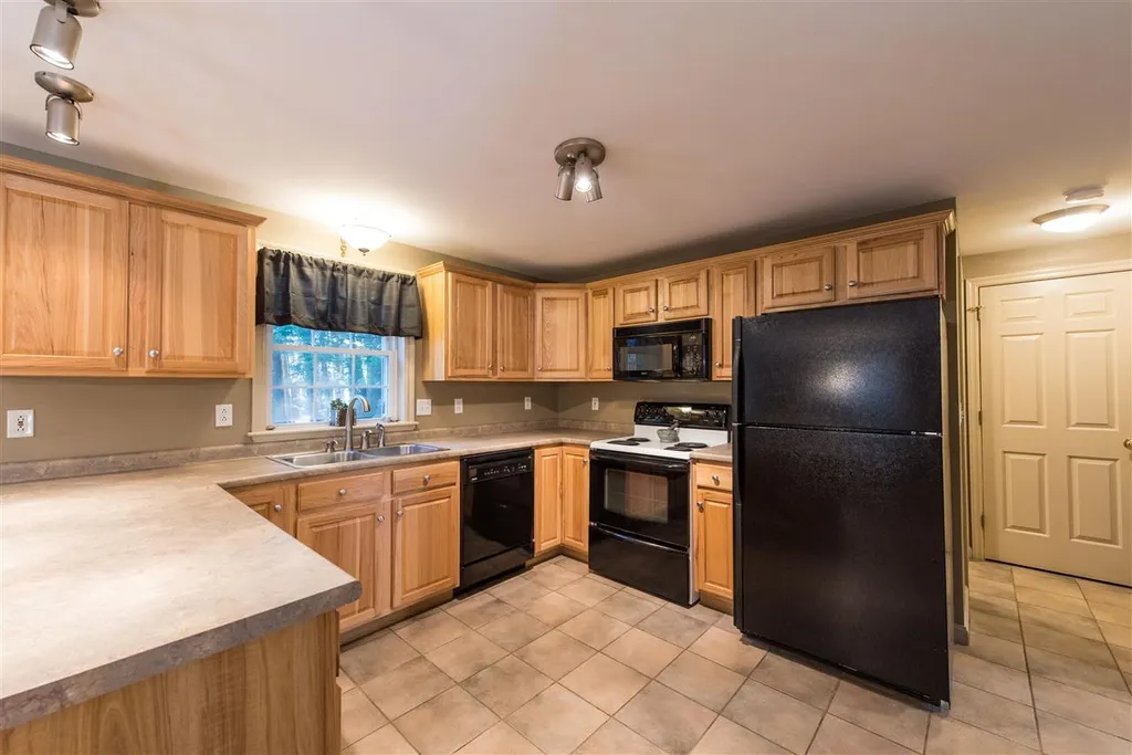 587 Deer Meadow Road Webster NH 03303