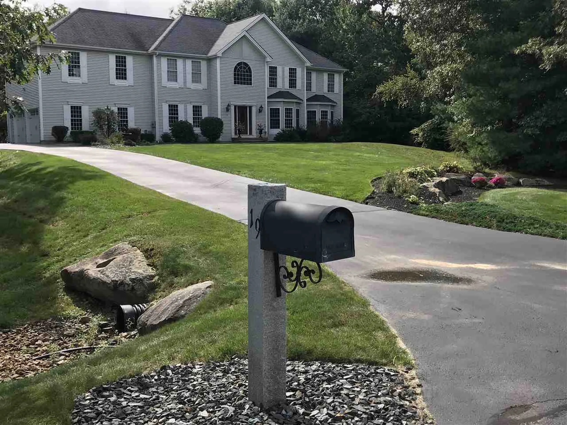 19 Mulberry Lane Pelham NH 03076