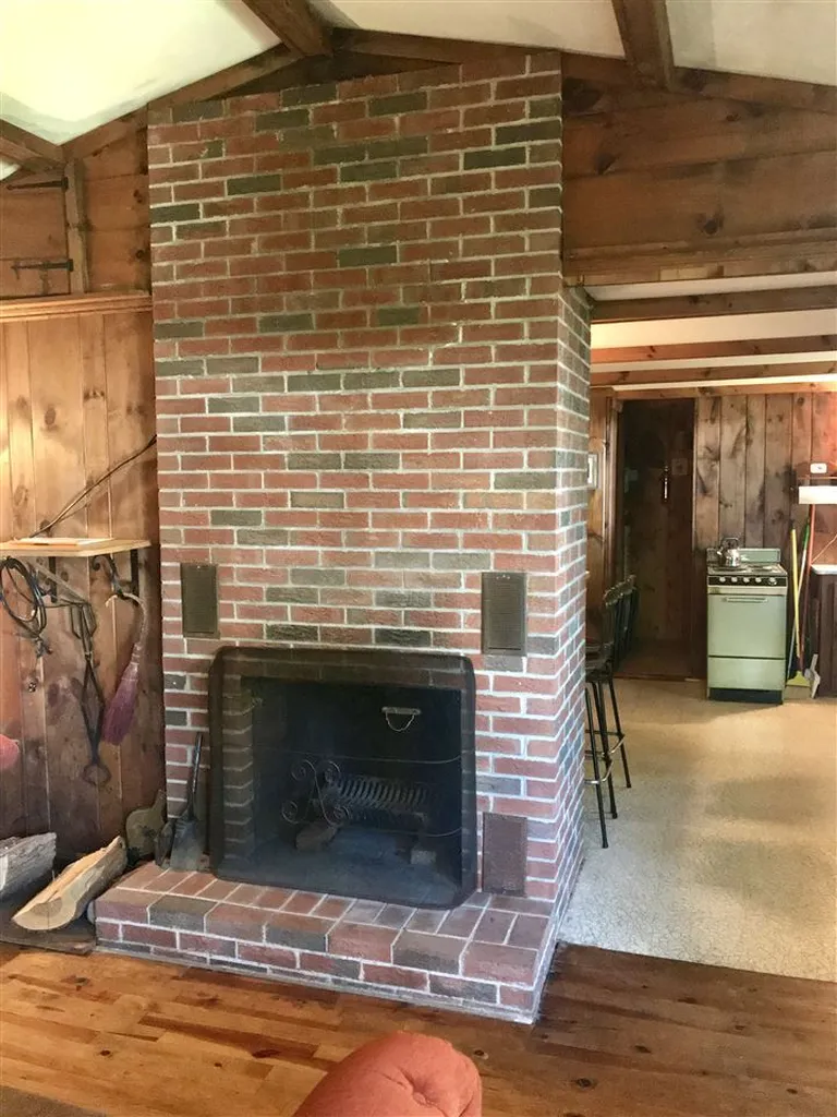 15 Robin Lane Hampton NH 03842