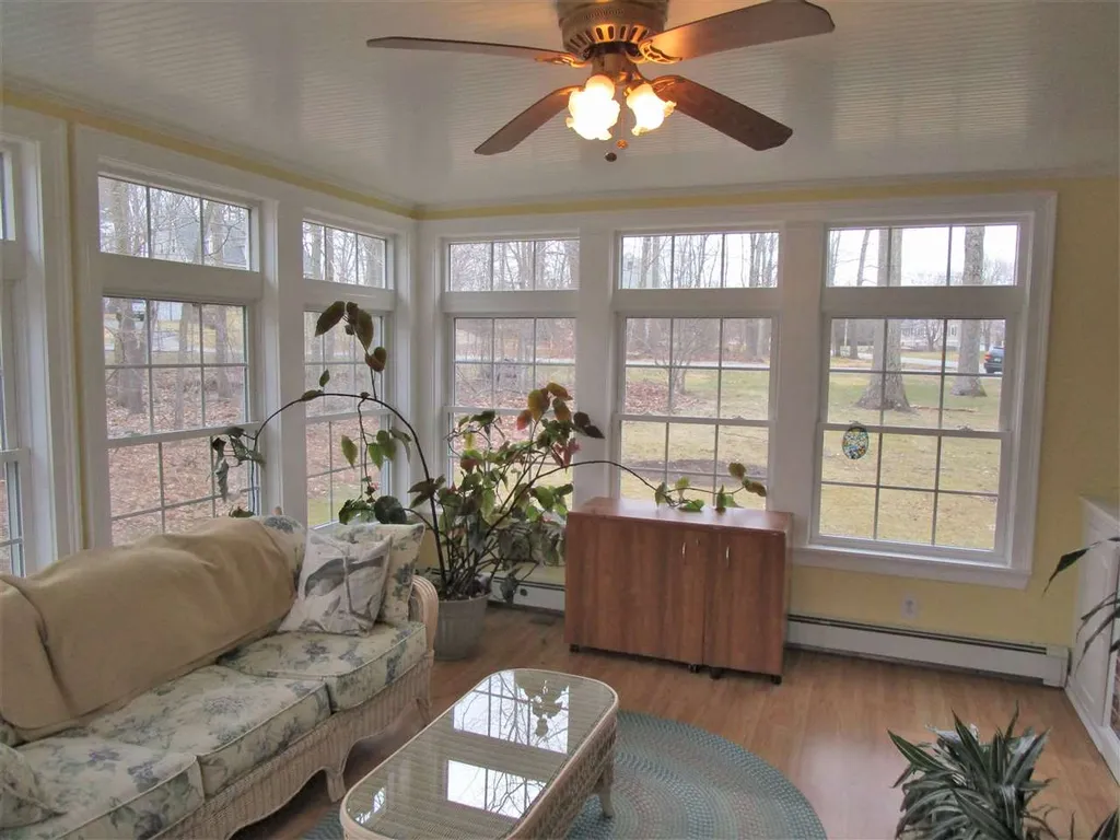 31 Redcoat Drive Hampstead NH 03841