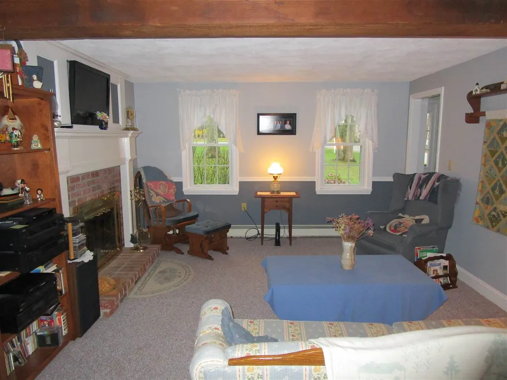 31 Redcoat Drive Hampstead NH 03841