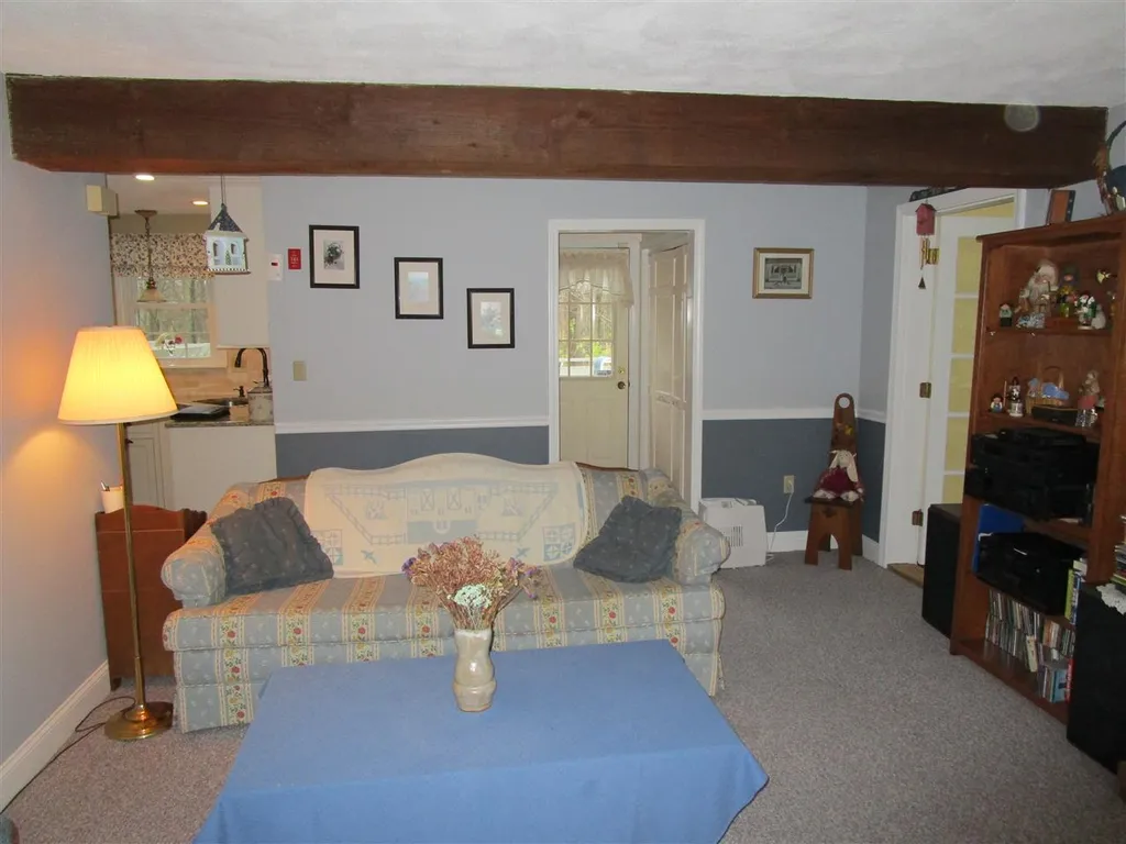 31 Redcoat Drive Hampstead NH 03841