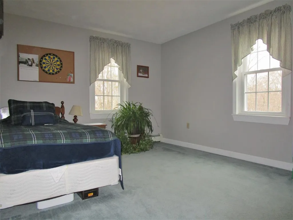 31 Redcoat Drive Hampstead NH 03841