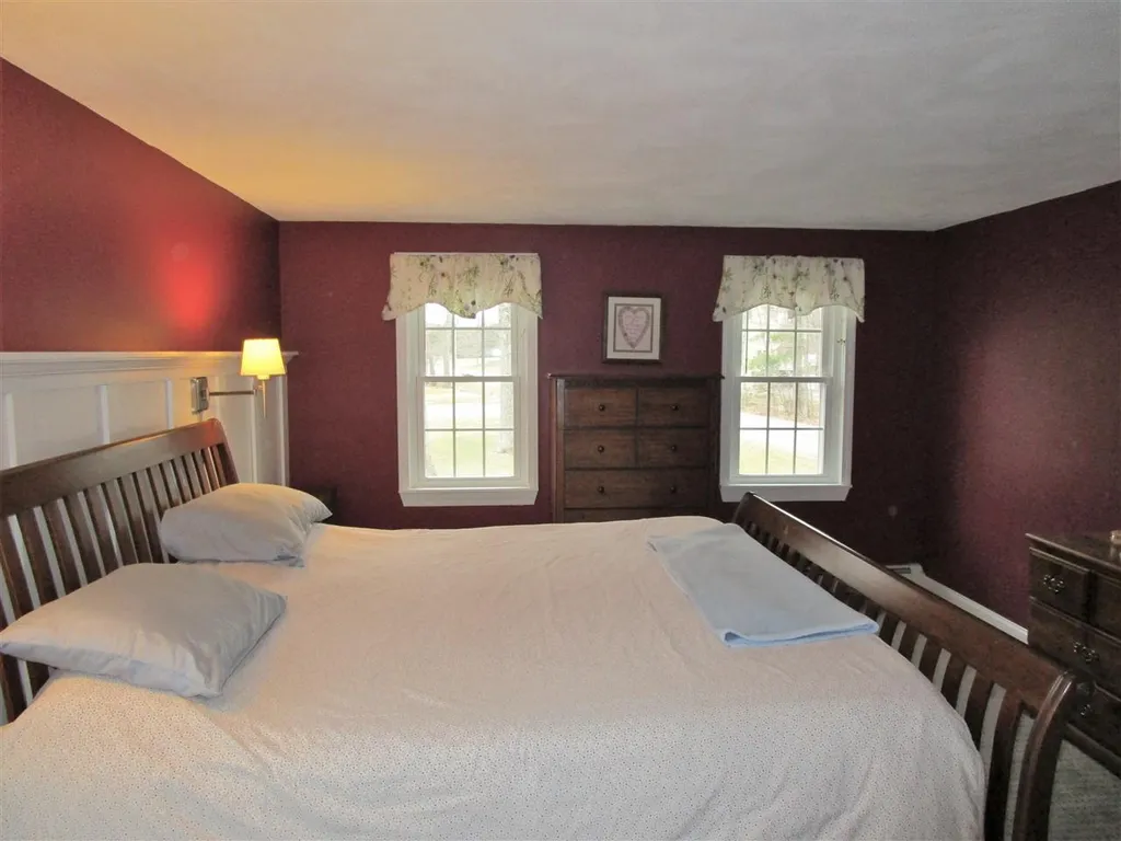 31 Redcoat Drive Hampstead NH 03841