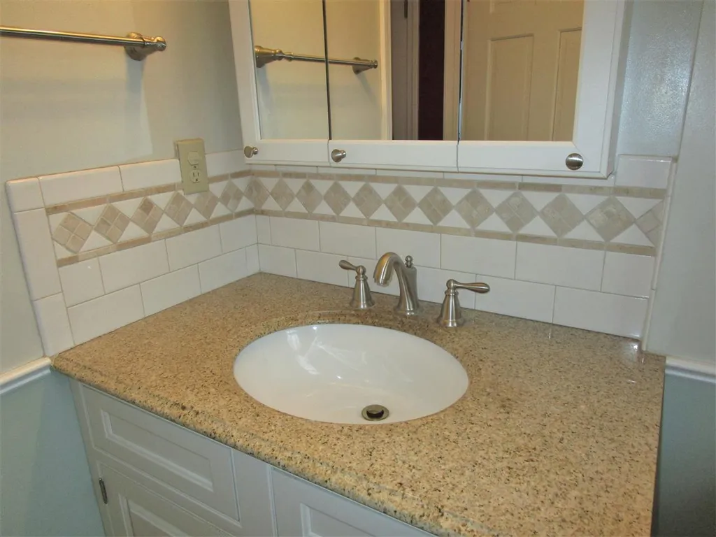31 Redcoat Drive Hampstead NH 03841