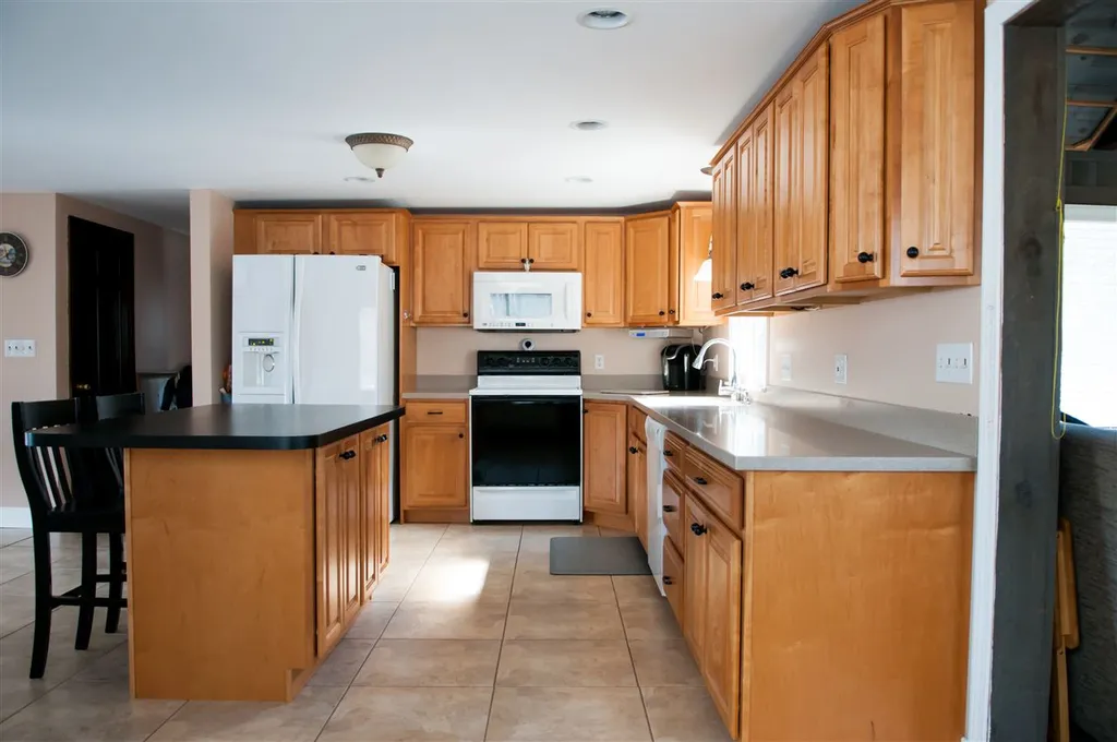 1 Skylark Drive Derry NH 03038