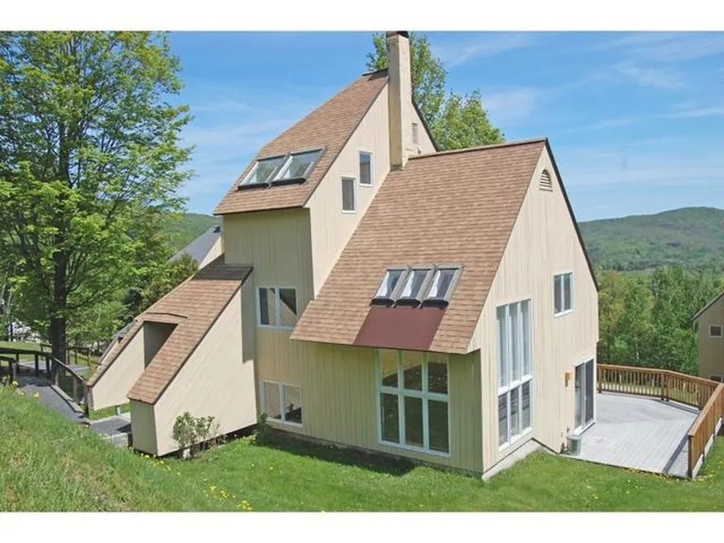 48 South Village Road Warren VT 05674