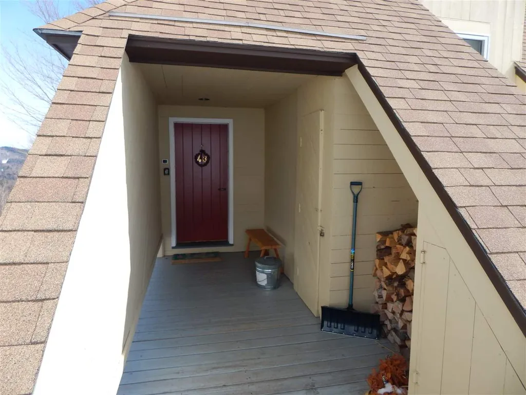 48 South Village Road Warren VT 05674