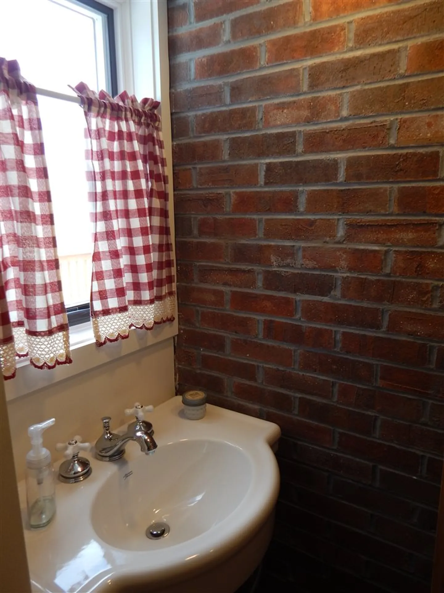 48 South Village Road Warren VT 05674