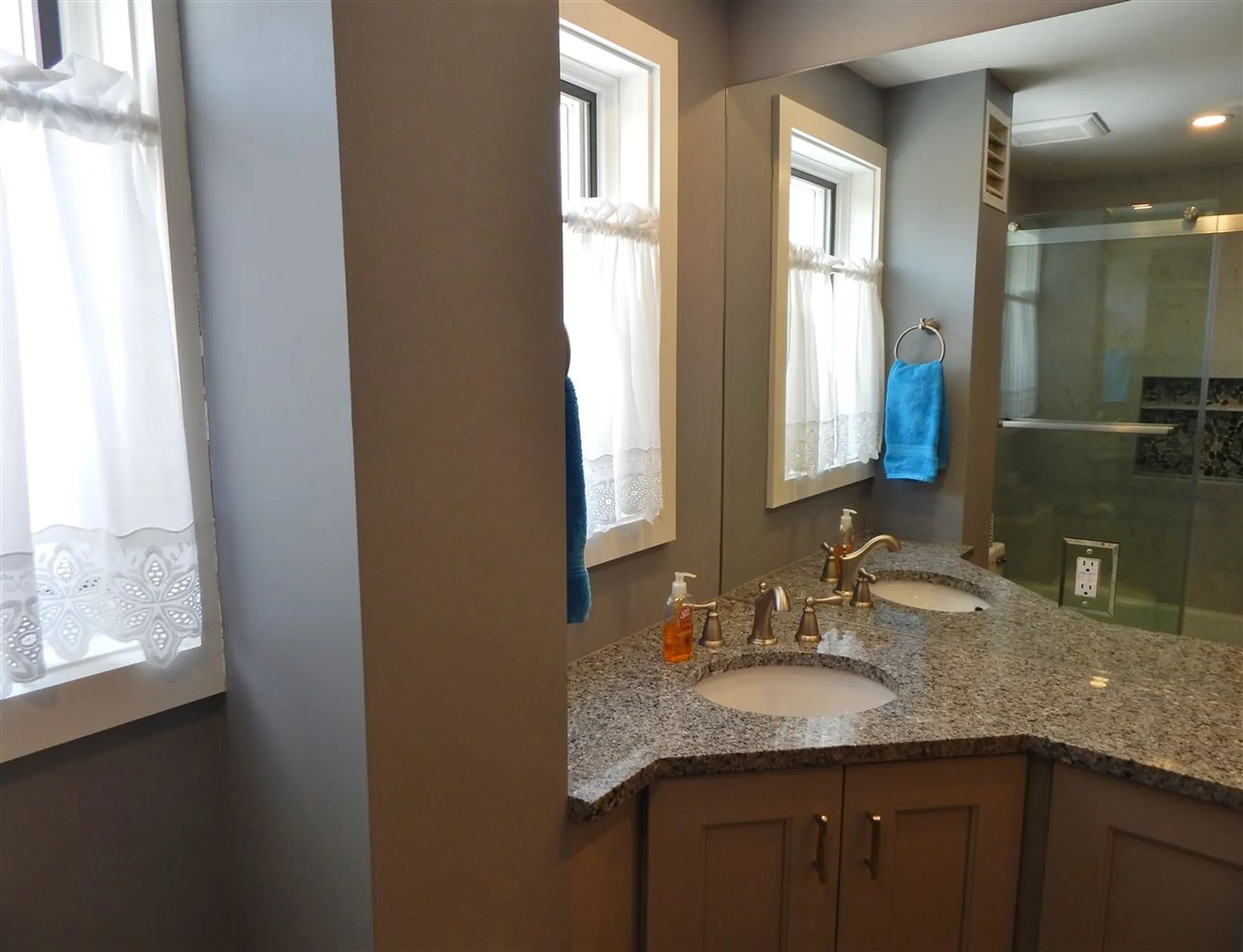 48 South Village Road Warren VT 05674