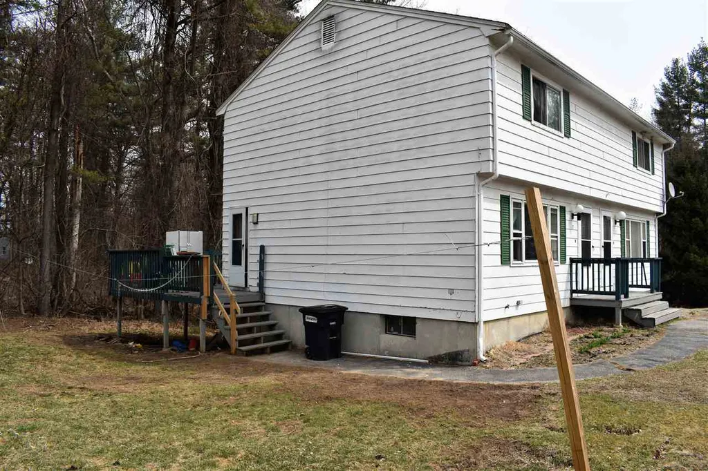 15 Sunset Circle Derry NH 03038