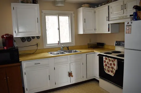 15 Sunset Circle Derry NH 03038