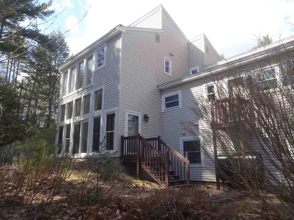 44 Mcquestion Road Merrimack NH 03054