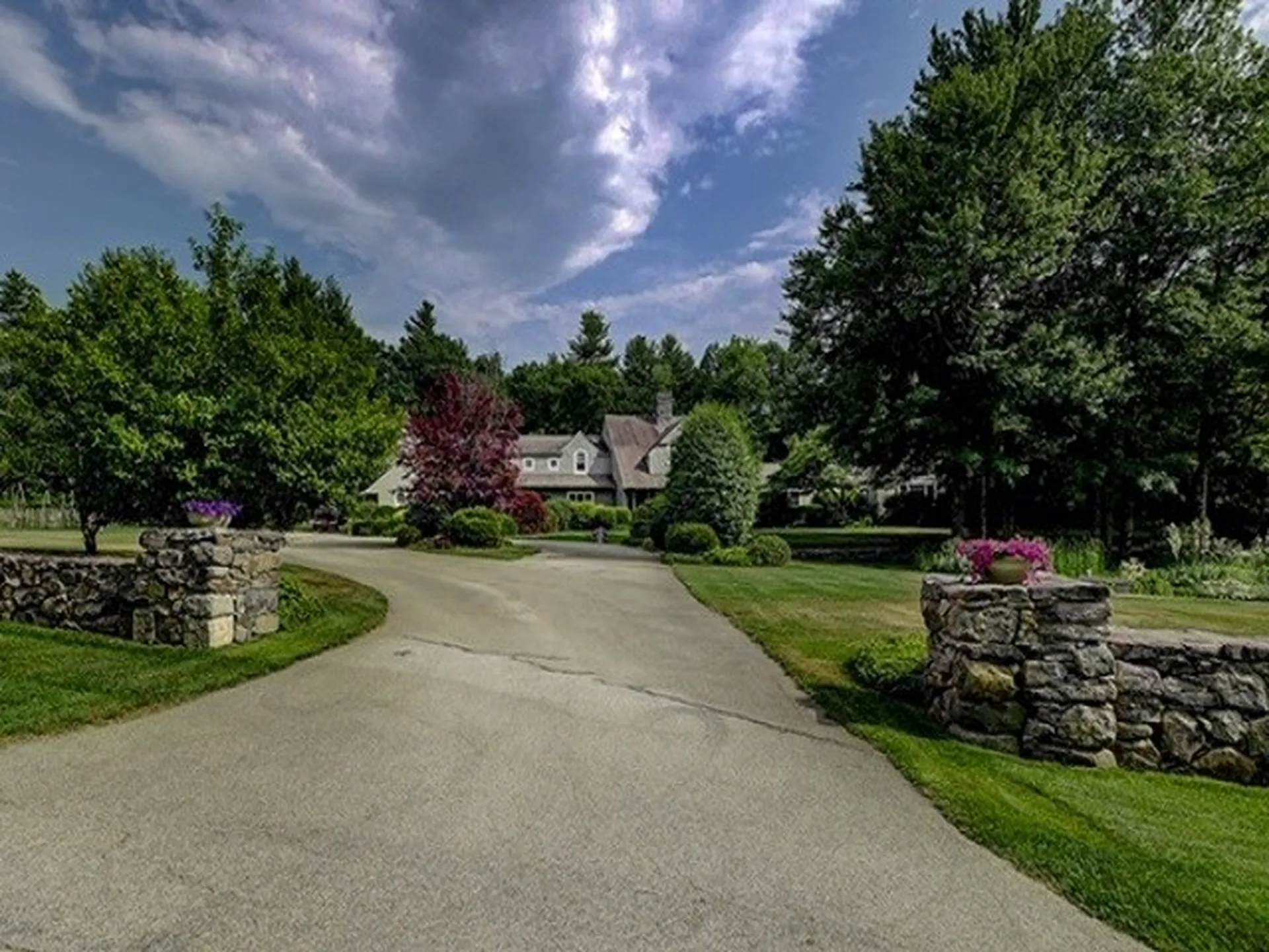 1 Colonel Wilkins Road Amherst NH 03031